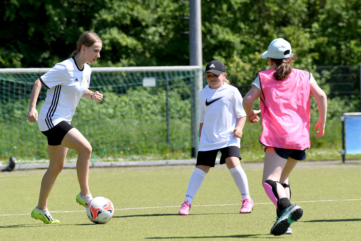 Mädchen, die Lust am Fußball haben, sind beim Werner SC herzlich willkommen. Foto: MSW 