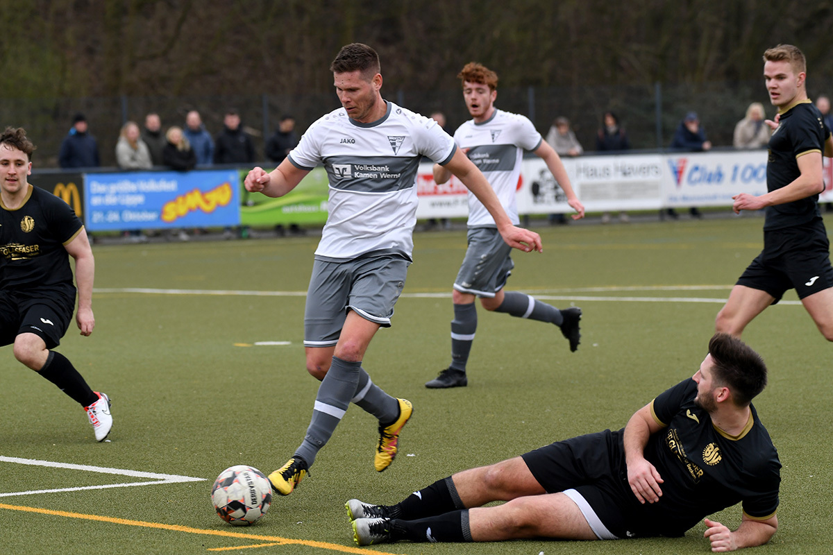 Nach einer Stunde löste Chris Thannheiser Jannik Prinz im Sturmzentrum ab. Fünf Minuten vor dem Abpfiff traf er zum 5:0-Endstand. Foto: MSW