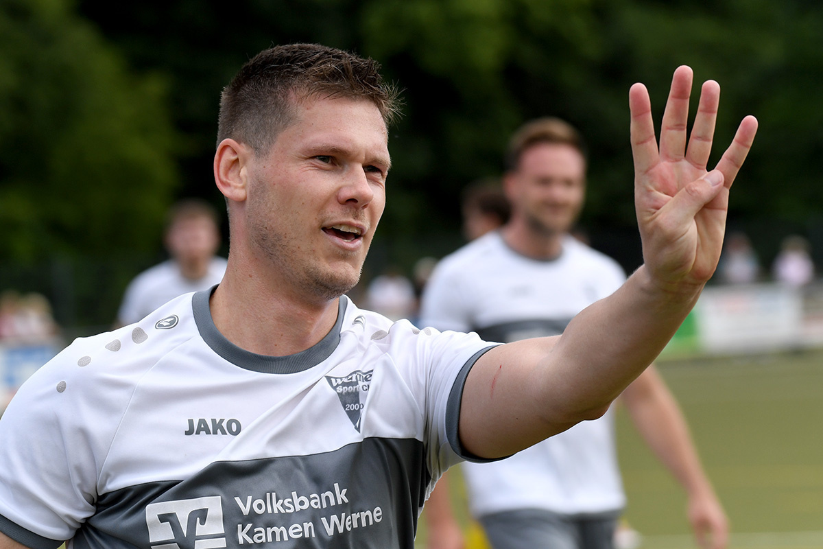 Chris Thannheiser hat genau mitgezählt: Der verwandelte Elfmeter war sein vierter Treffer im Spiel gegen Hilbeck. Damit kommt er auf insgesamt 23 Tore in dieser Saison. Foto: MSW