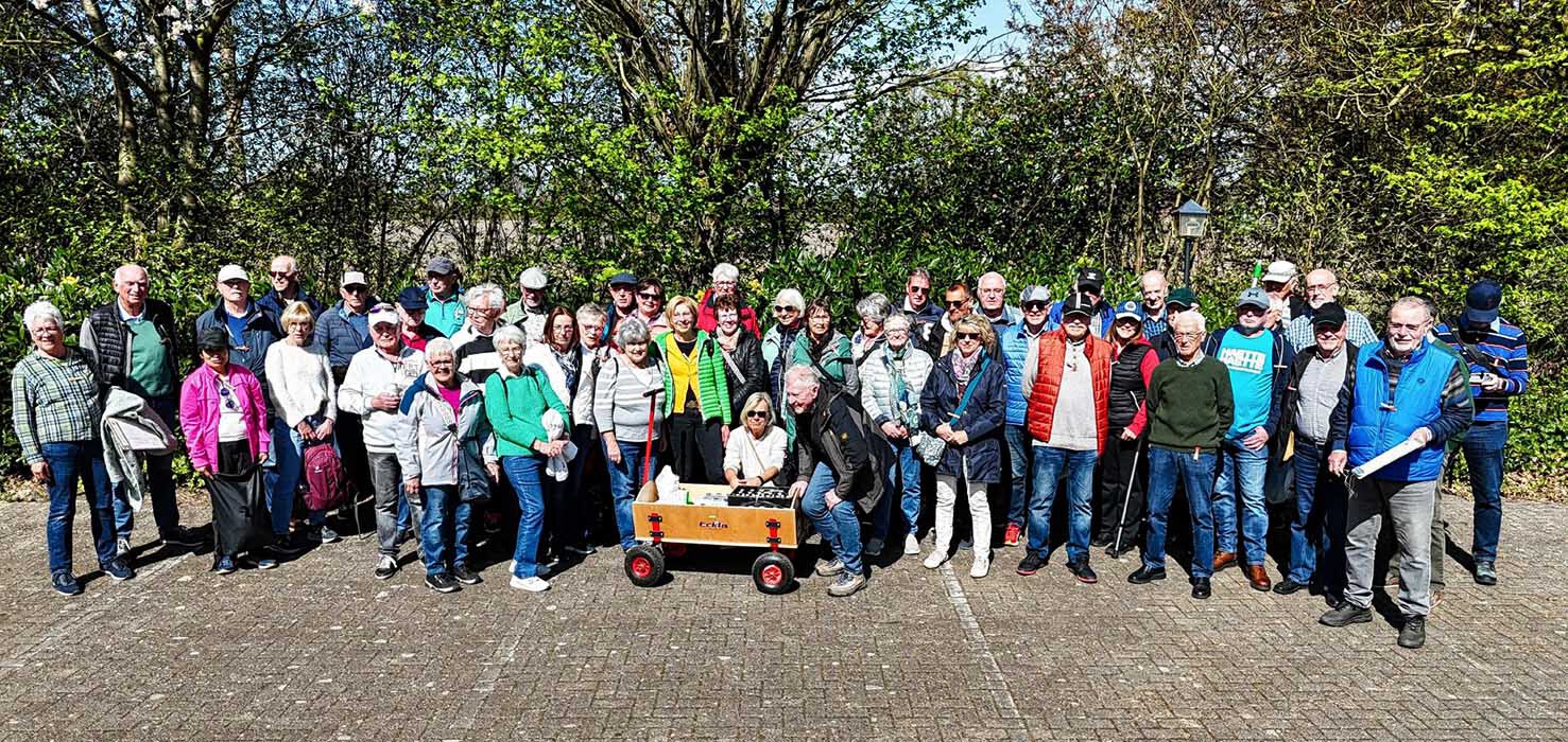 Strahlender Sonnenschein begleiteten die 49 Teilnehmer bei ihrem Boßel-Wettbewerb.   Foto: privat