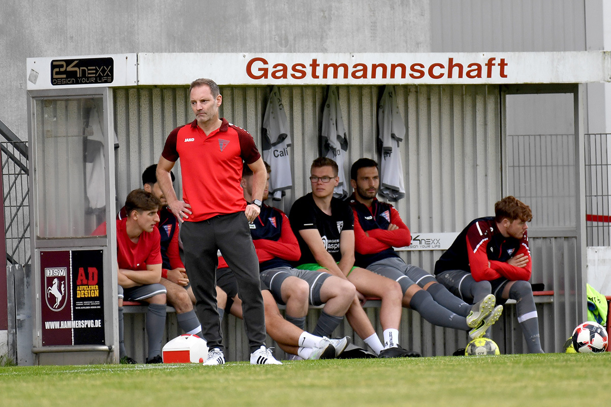 WSC-Trainer Lars Müller war enttäuscht vom Auftritt seiner Mannschaft gegen die Hammer SpVg. Für einen Kommentar war er nach dem Spiel nicht zu erreichen.  Foto: MSW