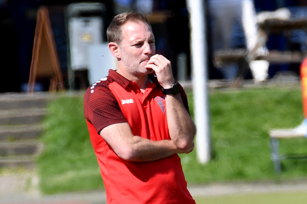 Rein rechnerisch hat sich die Situation für Trainer Lars Müller und den Werner SC trotz der Niederlage in Epe nicht verschlechtert. Es bleibt es bei sieben Punkten Abstand zum ersten Abstiegsplatz.  Archivfoto: MSW